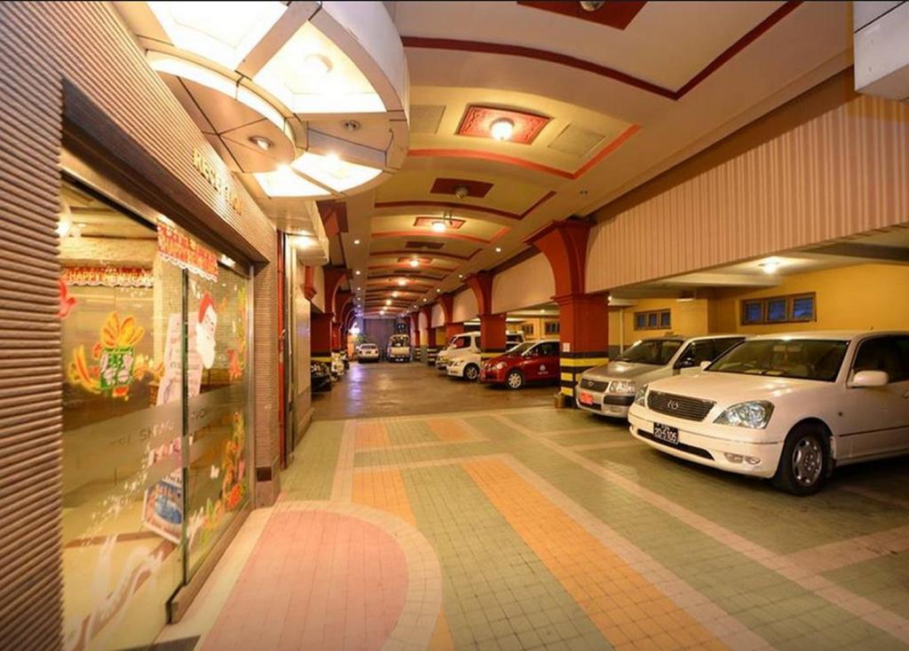 Shwe Gone Daing, Hotel Yangon